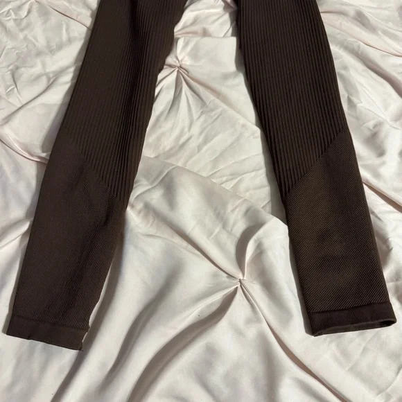 LOWEST PRICE ✨ Buffbunny Collection Waterfall Seamless Legging in Truffle - Picture 7 of 9